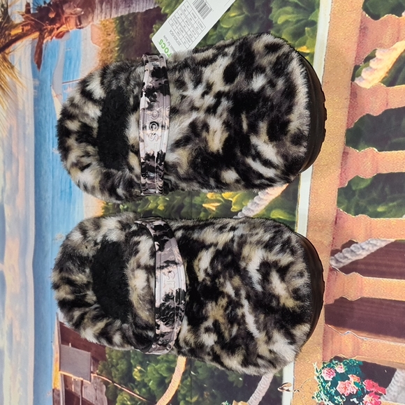Crocs Classic Fur Clogs Sandals Animal Print NWT - Picture 3 of 10